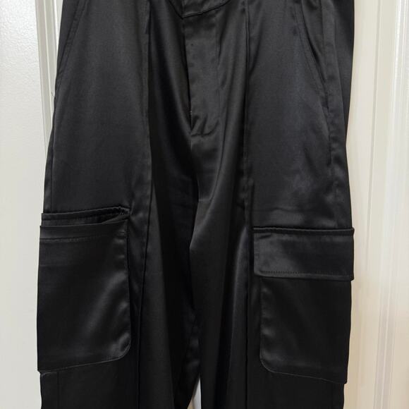 Black cargo pants with pockets - Picture 2 of 3